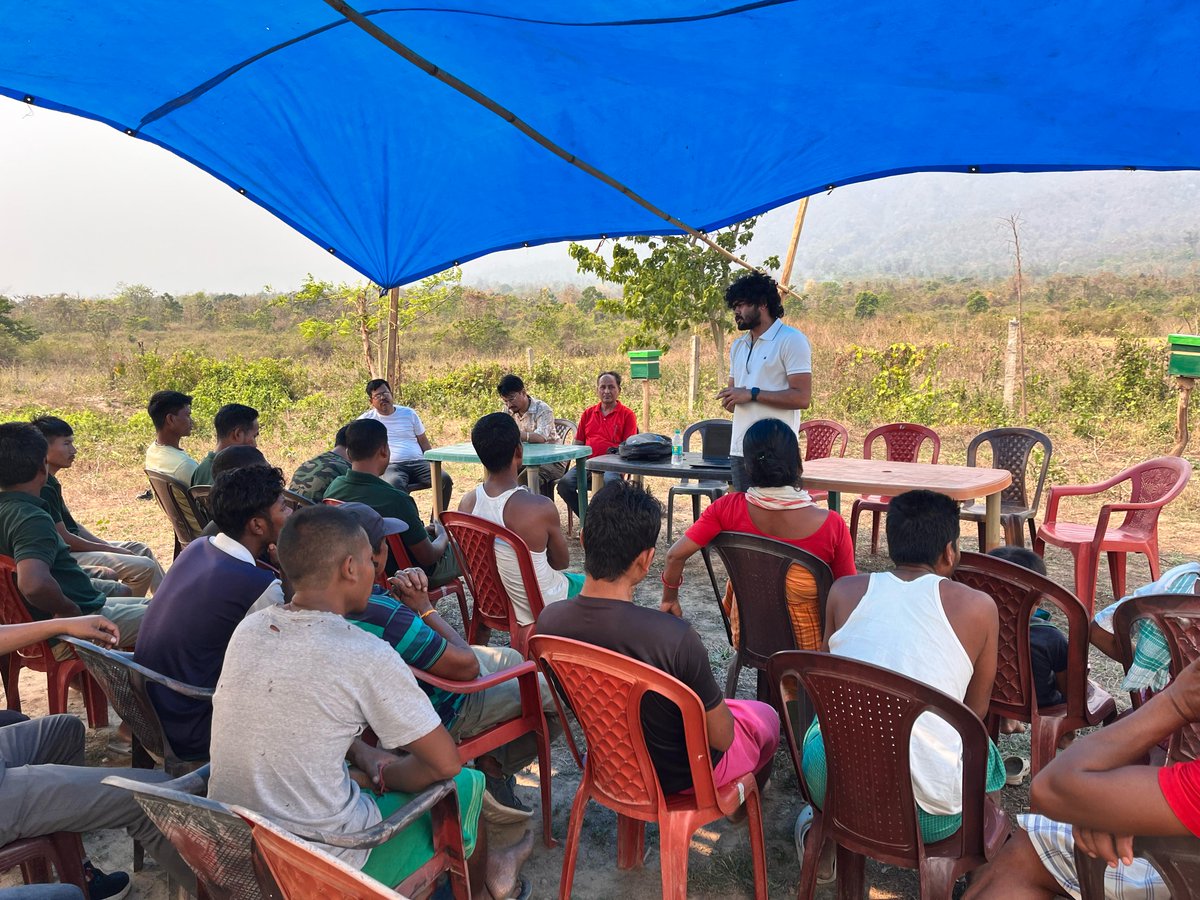 aaranyak's tweet photo. Aaranyak with support from @SBI_FOUNDATION conducted a training on #AlternativeCrops in Onthaibari village in Baksa district of Assam focused on promoting alternative crops that are less palatable to elephants, aiming to address the pressing issue of crop foraging by elephants. https://t.co/RZzhMWIeiQ