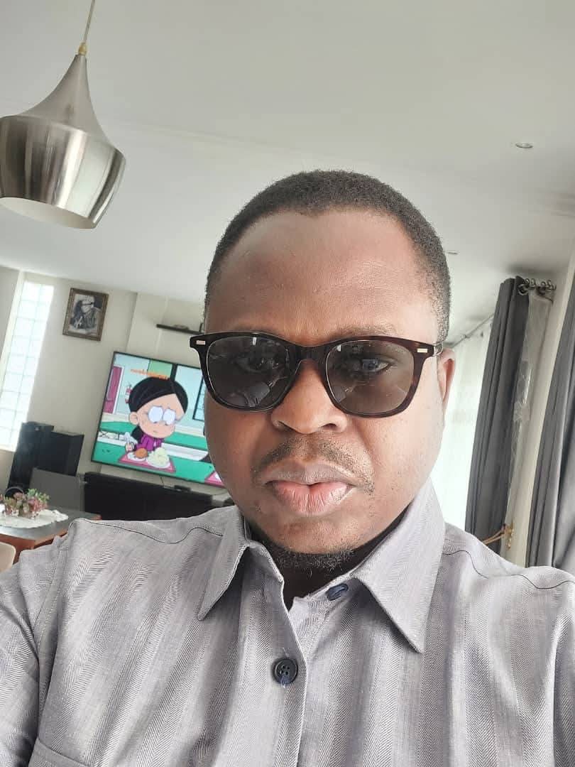FMLarousse's tweet photo. #RDC: #Mobutu Joseph Désiré #Kambale, se présentant comme fils de #Mobutu Sese Seko, issu de sa liaison avec Léonie Kambale #Nyavingi, conseillère #MPR décédée en 1998 réclame ses biens immobiliers expropriés par #Kinshasa dont l'actuelle résidence de #André_Mbata.

@NzangaMobutu https://t.co/fXzrXQcJT5