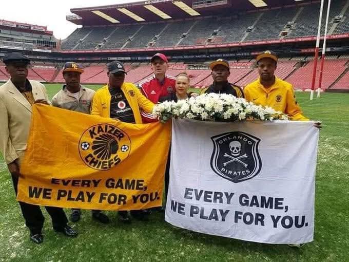 Danlogisticss's tweet photo. Whatever you do or up to, do not forget this day in history it was April 11th, 2001
We honour & remember the 43 supporters who tragically lost their lives in the #EllisPark Disaster on 11 April 2001
Gone but never forgotten #RIP43 ๐๏ธ #OrlandoPirates #KaizerChiefs #CAF
๐ง๐๐๏ธ๐๏ธ https://t.co/yZsTONl66n