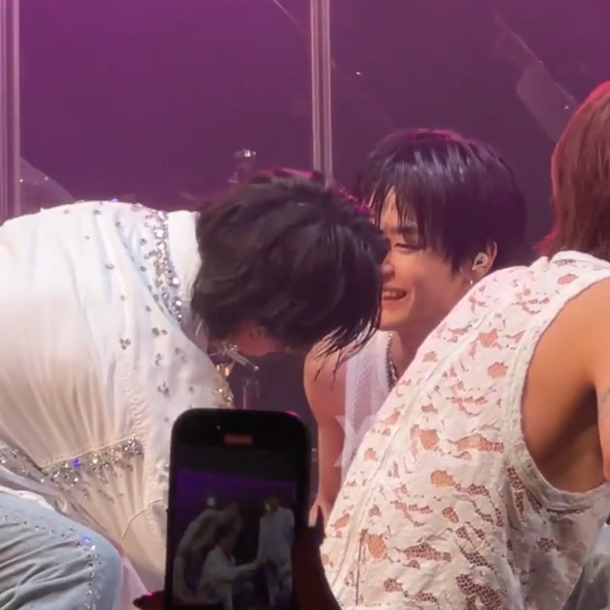 dosukhoon's tweet photo. i have the biggest smile on my face rn we love you dohoon https://t.co/TljHKwfrRX
