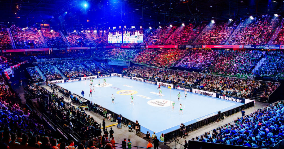 Morgen is de Korfbal leaguefinale in Ahoy. Dit jaar staan PKC en Fortuna tegenover elkaar. Vanaf 16:05 is er een livestream te volgen via NOS.nl/live en om 17:00 is de finale ook te zien op NPO 1. Voor de kijkers &amp; aanwezige KVM-ers in het korfbalmekka veel plezier!