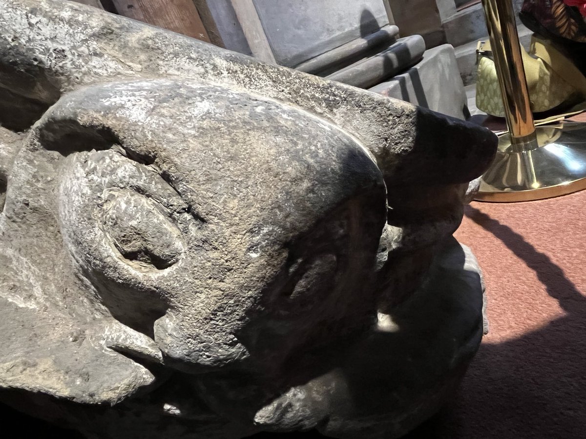 Barb_Drummond's tweet image. #FontsOnFriday #ShrewsburyAbbey 17thcentury #grotesques #quern design