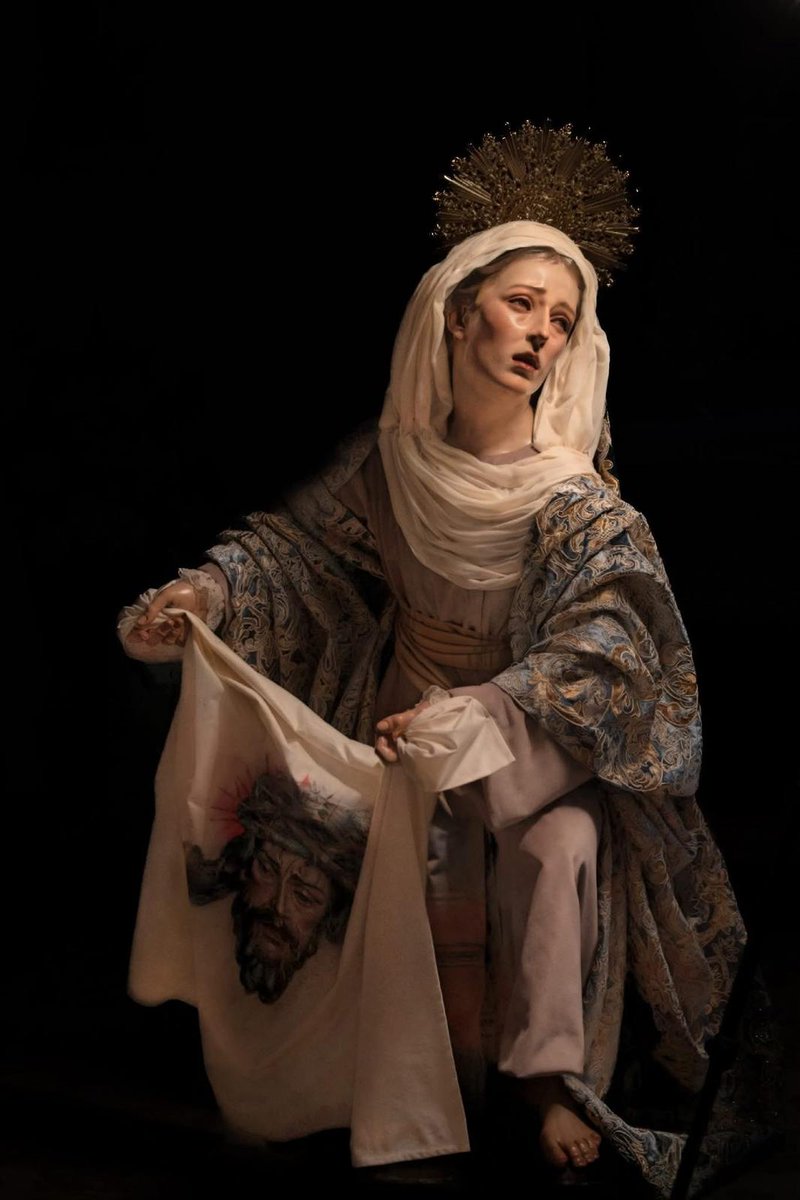 ADiazArnido's tweet image. ARTE SACRO:
"SANTA FAZ( VERA ICON)"
Mixta s/ l.
arnidoarteyrestauracion.blogspot.com/2025/04/arte-s…
Obra concebida como atributo de la nueva Imagen de la Santa Mujer Verónica( Darío Fernández Parra, 2025), para @terceracaidasan .