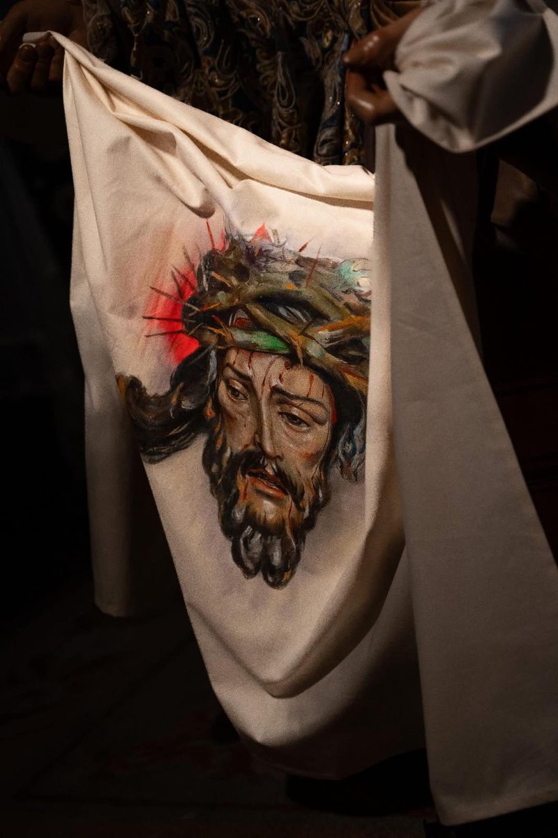 ADiazArnido's tweet image. ARTE SACRO:
"SANTA FAZ( VERA ICON)"
Mixta s/ l.
arnidoarteyrestauracion.blogspot.com/2025/04/arte-s…
Obra concebida como atributo de la nueva Imagen de la Santa Mujer Verónica( Darío Fernández Parra, 2025), para @terceracaidasan .