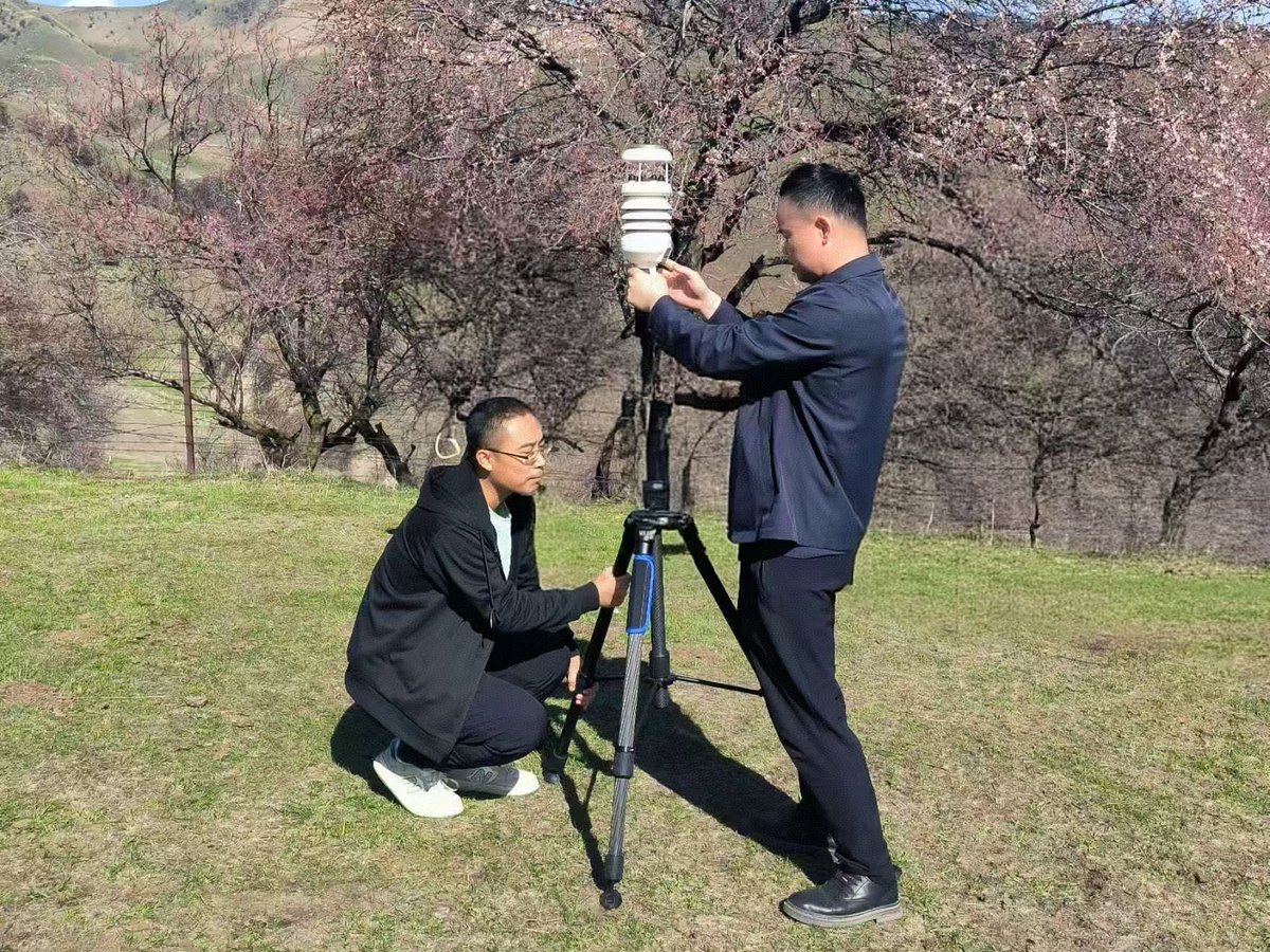 cmanewsinfocus's tweet photo. Meteorological departments across China are seizing critical farming periods to support the continued the bumper harvest on vast fertile lands.😊
Dig deeper through a group of photos.
https://t.co/oGKNGHl1z8
@i_hebei @Visit_Xinjiang @iShandong
#MetServices https://t.co/auVVGpXxD5