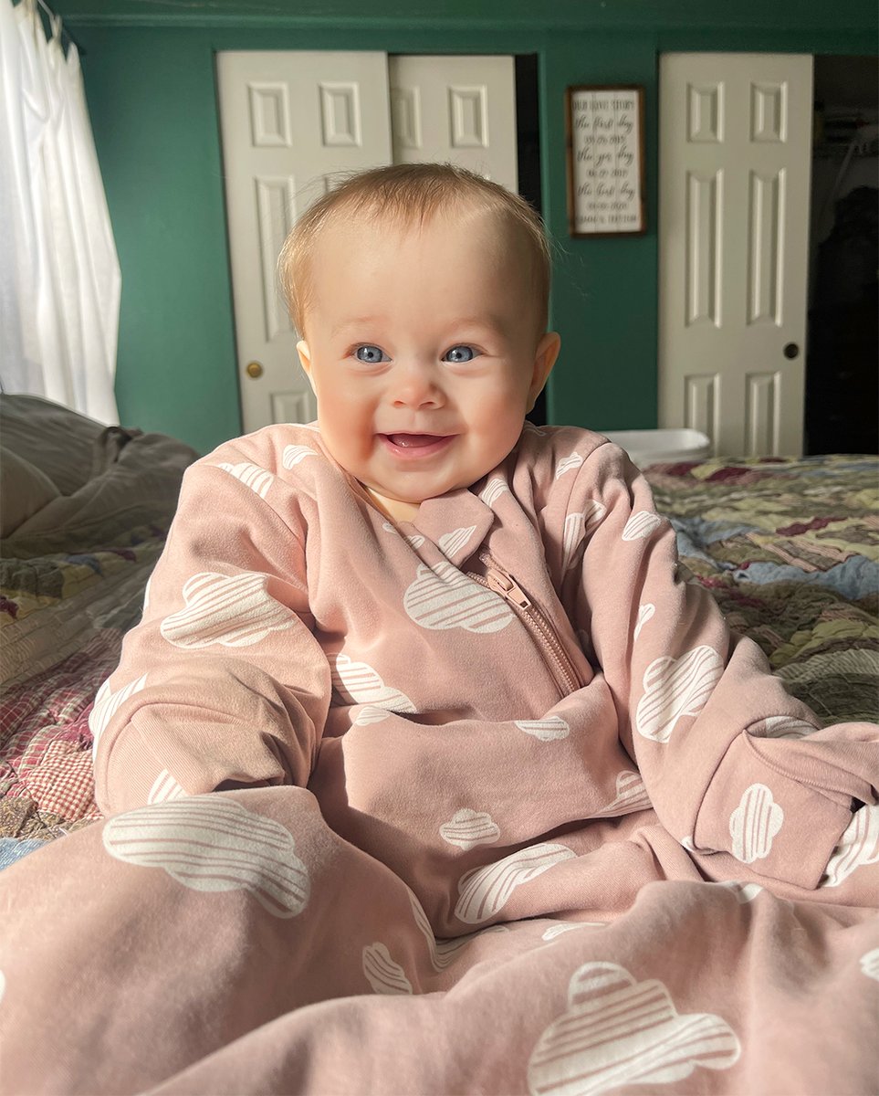 kaiya_baby_us's tweet image. That smile says it all 🥰☁️
Snuggled up in cloud-soft comfort and ready to take on the day (or nap)!

#KaiyaBaby #SleepSackMagic #CloudPrint #BabyStyle #CozyCutie #MomLifeMoments #BabyEssentials