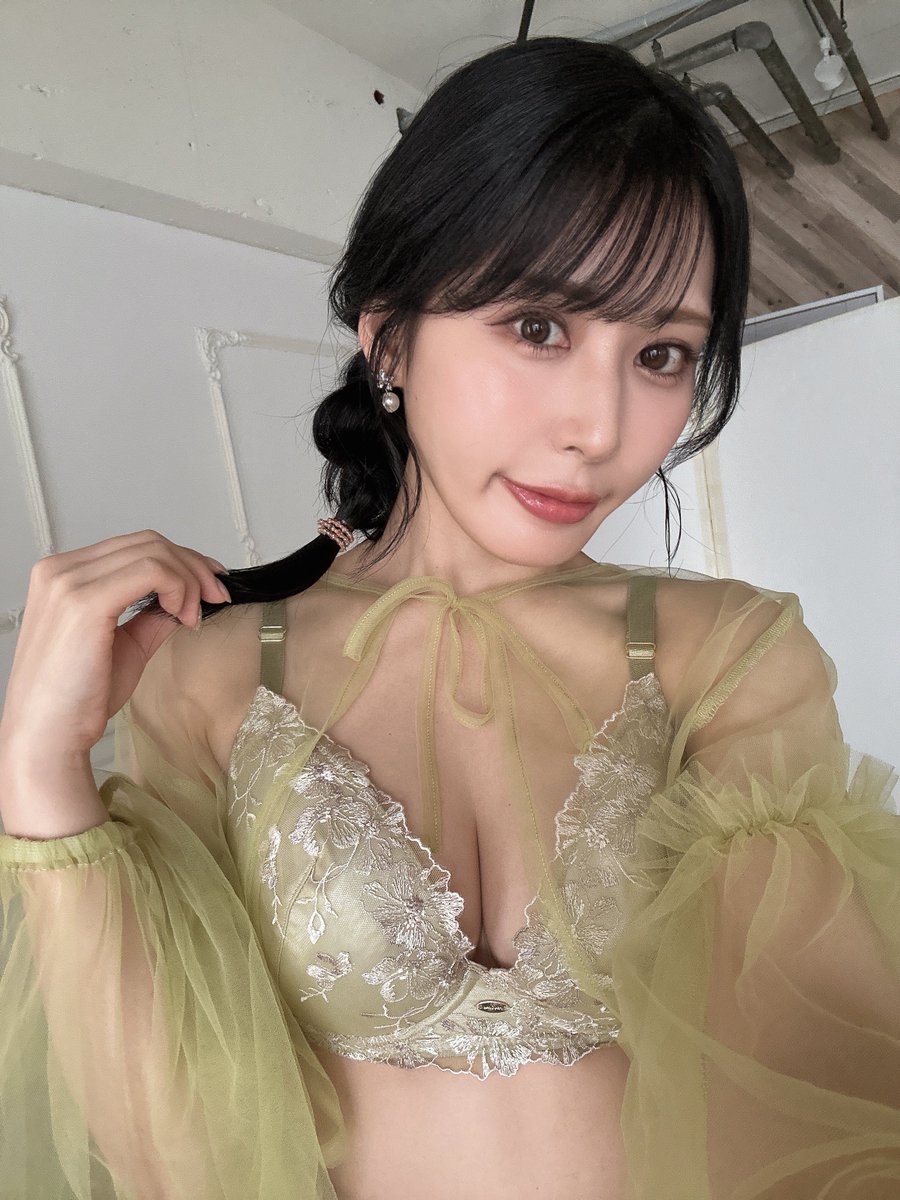 kiho_kanematsu's tweet photo. かわいい？💚💛 https://t.co/xJRhrwkqAI