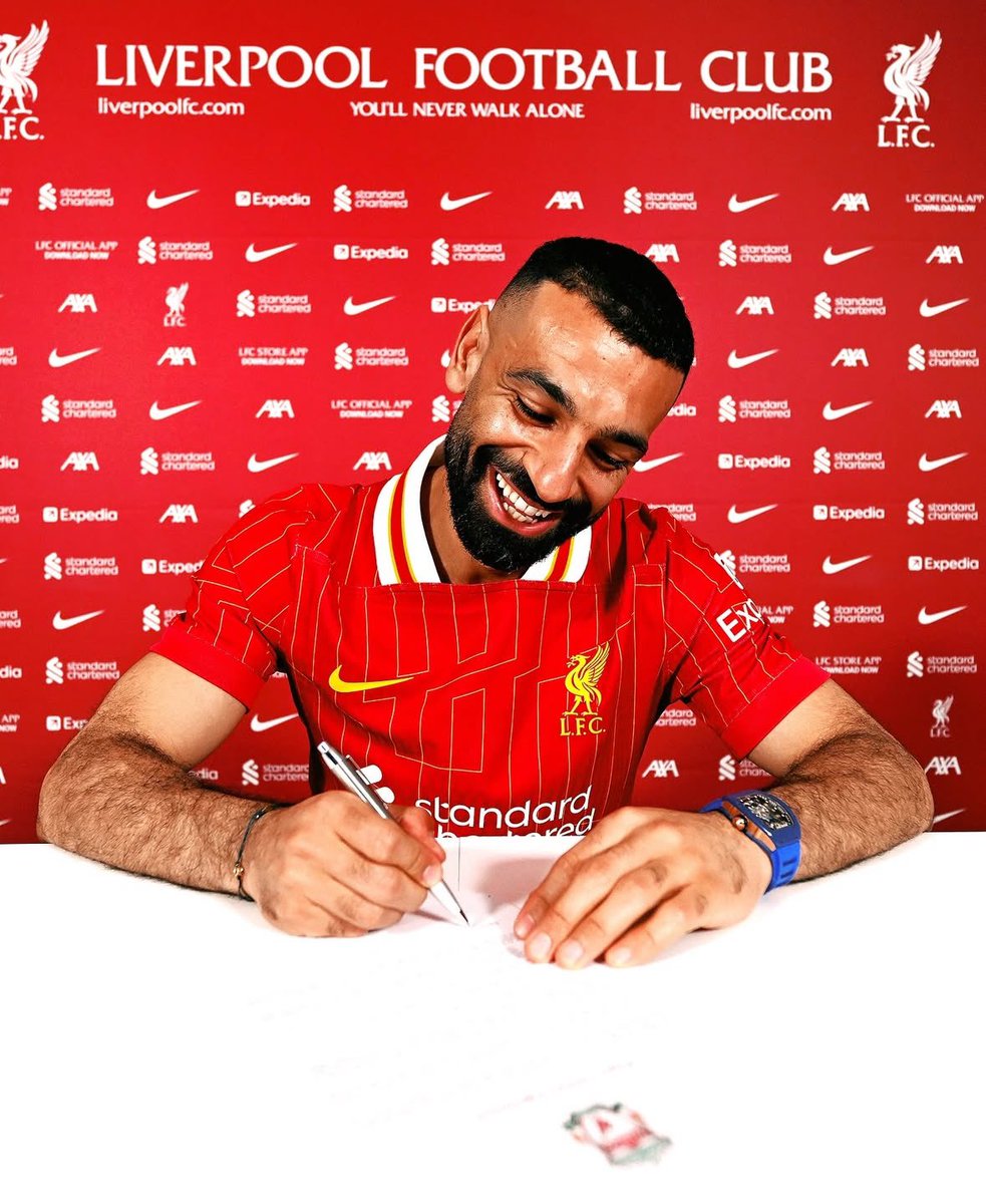 🚨 Arne Slot: “If I’d put myself in the shoes of a player we might want to sign, it is always nice to tell them while presenting our project that Mo Salah has signed a new contract”.