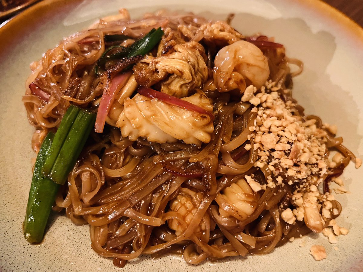 lavleeferlenssi's tweet photo. Pad Thai, Mie Goreng & Ramen Noodle soup at #TheAsianKitchen in @Icdohathecity π All delicious! #IntercontinentalDohaTheCity @IHGOneRewards @InterConHotels #WhenInDoha #WeekdaysInDoha #AsianCuisine #LifeInDoha #GoodEveningDoha #DinnerToday π₯ https://t.co/NXJjoNs5nW