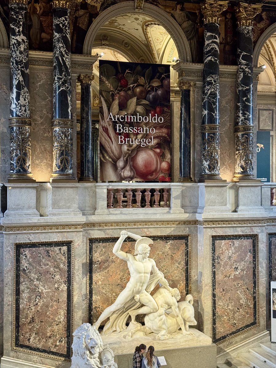 next_layer's tweet photo. Ein stilvoller Feierabend: Wir waren gemeinsam im @KHM_Wien in der Frühjahrsausstellung "Arcimboldo – Bassano – Bruegel: Die Zeiten der Natur"! 🎨 Fazit: Unbedingt einen Besuch wert, sehr schön und beeindruckend war's! 🙌🏽

#Kulturprogramm #KHM https://t.co/8sQL3BVbeR