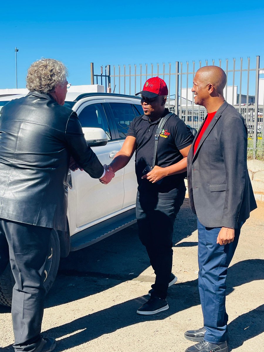 effnorthercape's tweet photo. ♦️In Pictures♦️
The leadership of the EFF in the Northern Cape led by Commissar @ShadrackTlhaole arriving in the meeting invited by Orania/Freemdom Front Plus to discuss matters concerning Orania. https://t.co/kKggR2uELS
