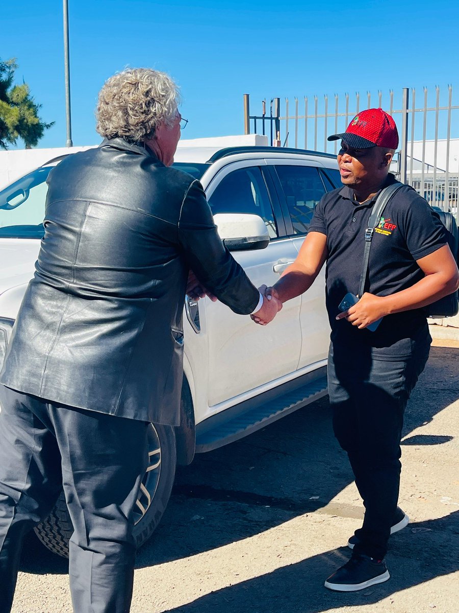 effnorthercape's tweet photo. ♦️In Pictures♦️
The leadership of the EFF in the Northern Cape led by Commissar @ShadrackTlhaole arriving in the meeting invited by Orania/Freemdom Front Plus to discuss matters concerning Orania. https://t.co/kKggR2uELS
