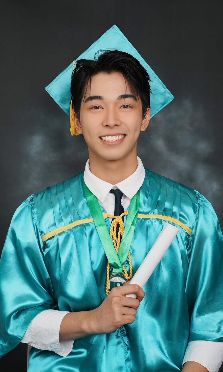 aint_elyj's tweet photo. bungisngis= ngiting graduate na ng highschool
#SelfACEs
ACES 3RD ANNIVERSARY
#BGYO #BGYO_Gelo #GeloRivera
@BGYO_Gelo @bgyo_ph https://t.co/OH6dFOB2V0