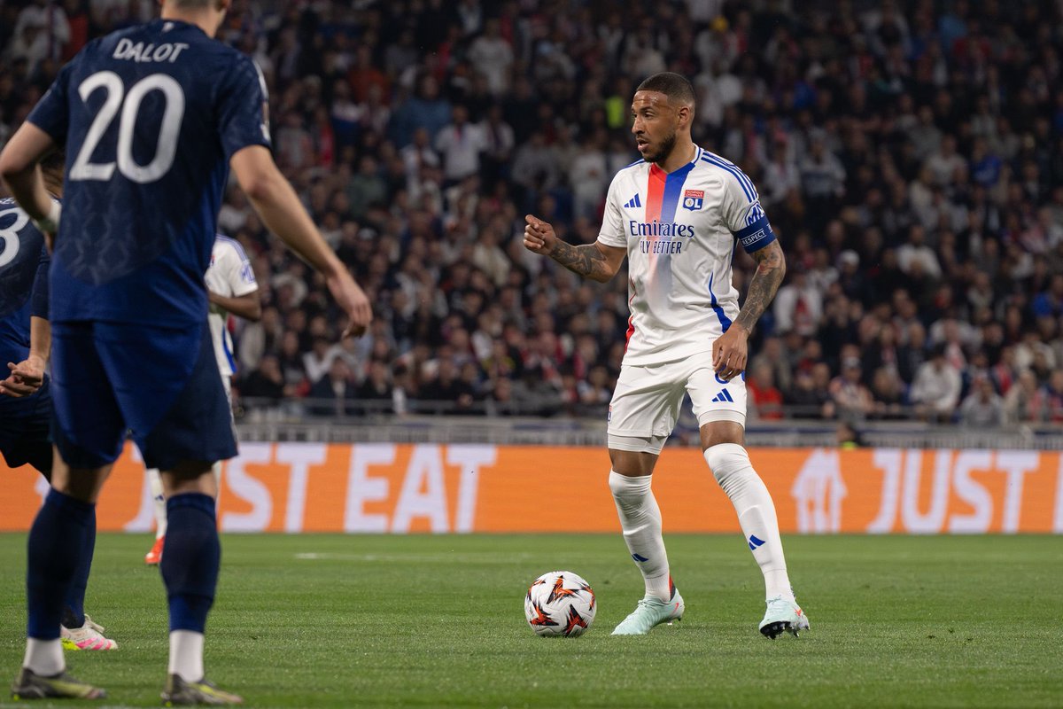 Corentin Tolisso (@corentintolisso) on Twitter photo À la moitié du chemin. On donnera le maximum… 👊🏾🦁❤️💙 #ENSEMBLE #TeamOL #TeamTHM <a href="/OL/">Olympique Lyonnais</a> À la moitié du chemin. On donnera le maximum… 👊🏾🦁❤️💙 #ENSEMBLE #TeamOL #TeamTHM <a href="/OL/">Olympique Lyonnais</a>
