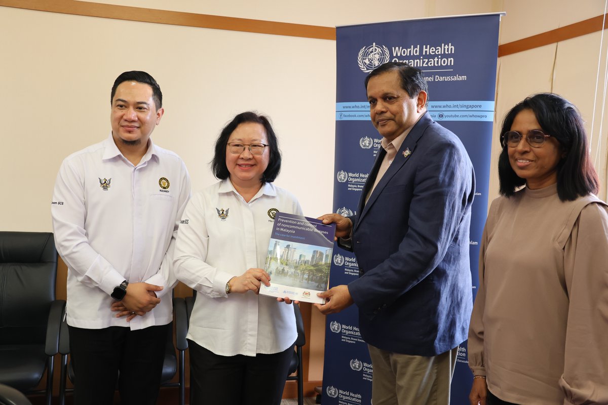 WHOMalaysia's tweet image. Welcomed representatives from the Ministry of Women Development, Early Childhood and Community Wellbeing Sarawak 
The team engaged in dynamic discussions around innovative strategies for promoting healthy ageing and the efforts being rolled out in #Sarawak