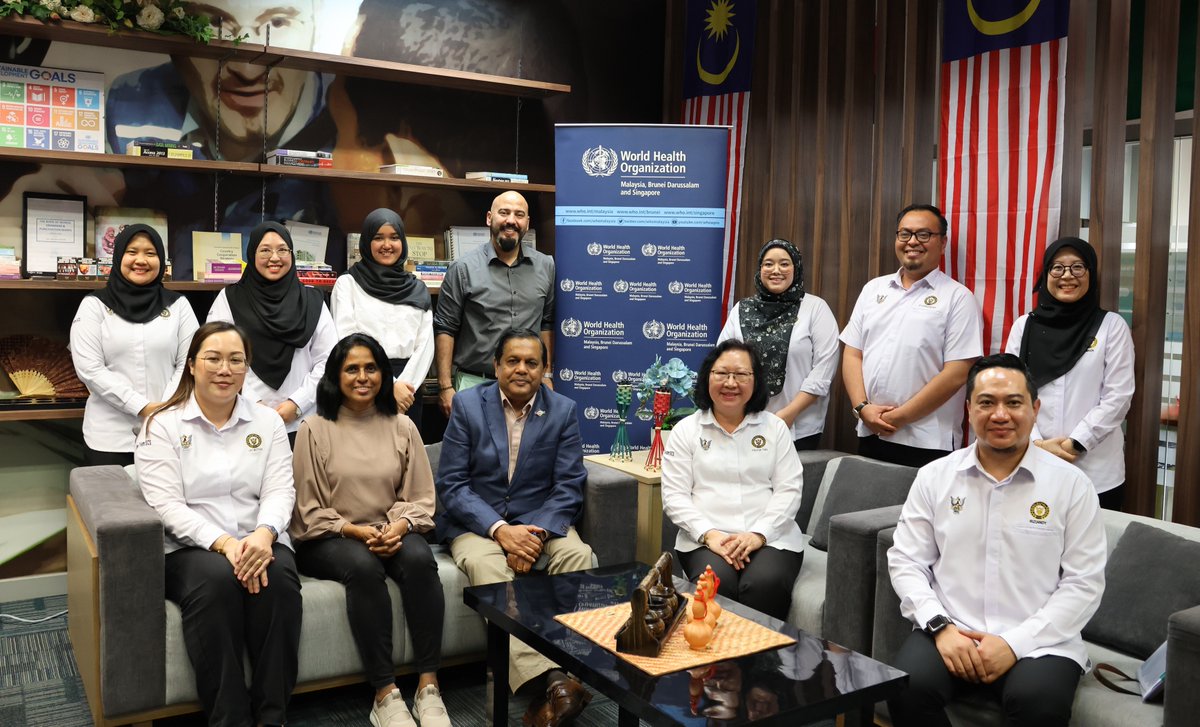 WHOMalaysia's tweet image. Welcomed representatives from the Ministry of Women Development, Early Childhood and Community Wellbeing Sarawak 
The team engaged in dynamic discussions around innovative strategies for promoting healthy ageing and the efforts being rolled out in #Sarawak