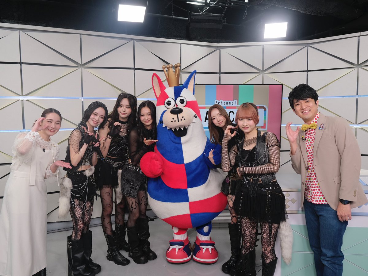 official_myera's tweet photo. 📺QAB 『#CATCHY』第1部
#MYERA 生出演させていただきました！

#Upboomboom 生披露！
次は沖縄サントリーアリーナで🏀🏟️

☑️ #Quebee で見逃しあり
https://t.co/S4dkGAYn6q

#MYERA #QAB #CATCHY https://t.co/7BTmOEZj9f