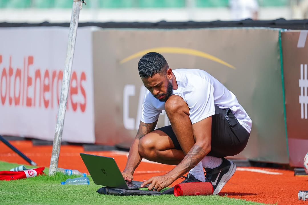 Huwezi Kushika Nafasi za juu Yaani Club ranking CAF kwa kuweka Mabaunsa Benjamin Mkapa 
Huwezi kwenda Hatua kubwa zaidi Barani Africa Kwa kunywa SUPU Never 👌😀👍
@Mr_Rorya02