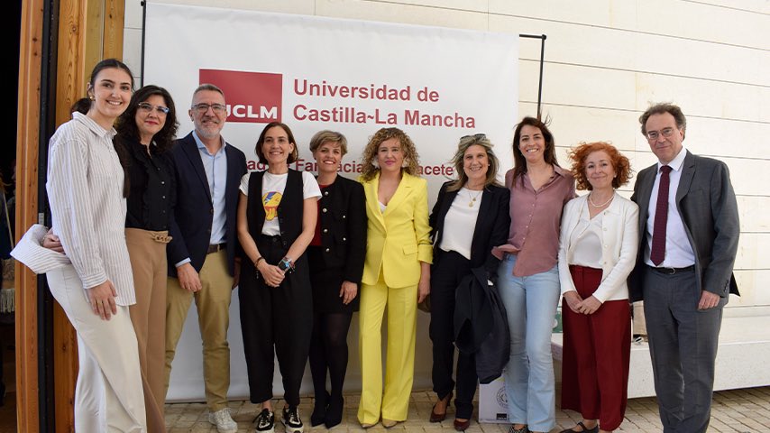 Universidad de Castilla-La Mancha (@uclm_es) on Twitter photo . <a href="/FarmaciaAB_UCLM/">Farmacia-ALB-UCLM.bsky.social</a> ha celebrado unas jornadas para promover el envejecimiento saludable con la participación de, entre otras, la divulgadora <a href="/boticariagarcia/">Marián García</a>
uclm.es/es/noticias/no… . <a href="/FarmaciaAB_UCLM/">Farmacia-ALB-UCLM.bsky.social</a> ha celebrado unas jornadas para promover el envejecimiento saludable con la participación de, entre otras, la divulgadora <a href="/boticariagarcia/">Marián García</a>
uclm.es/es/noticias/no…