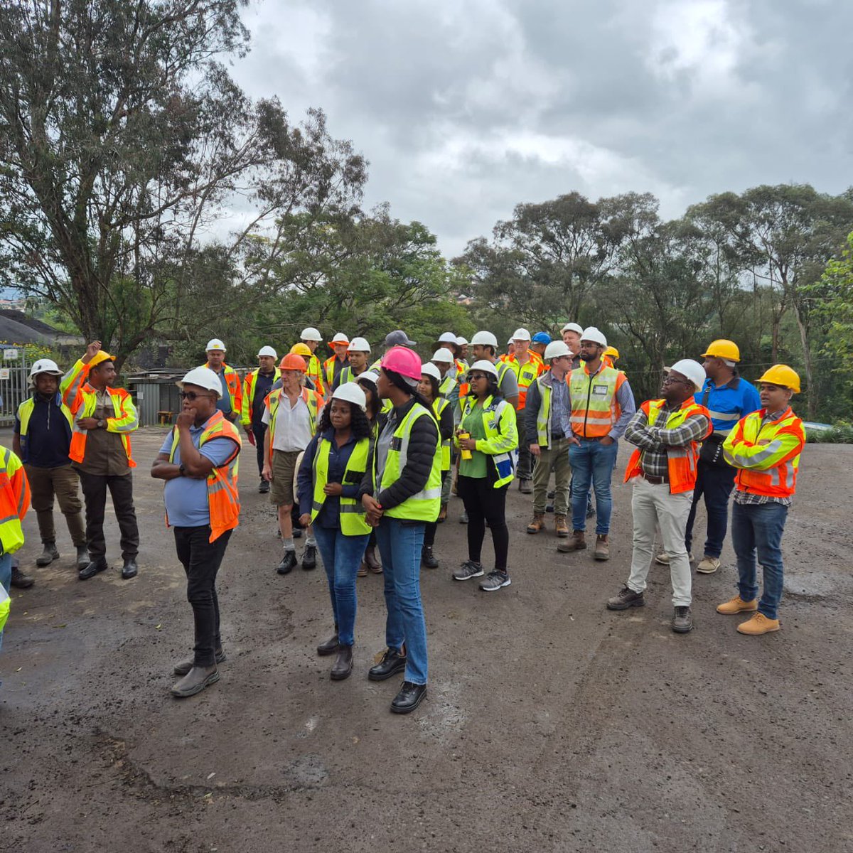 #SATEasternRegion welcomes attendees to the N3 Corridor, experiencing BRAGG construction at the coalface. Thanks Much Asphalt  &amp; Rumdel for hosting us. Sponsored by Colas, Ten Civils, Much Asphalt, NMD Construction, KZNDoT Sustainable Transport who made today possible.
