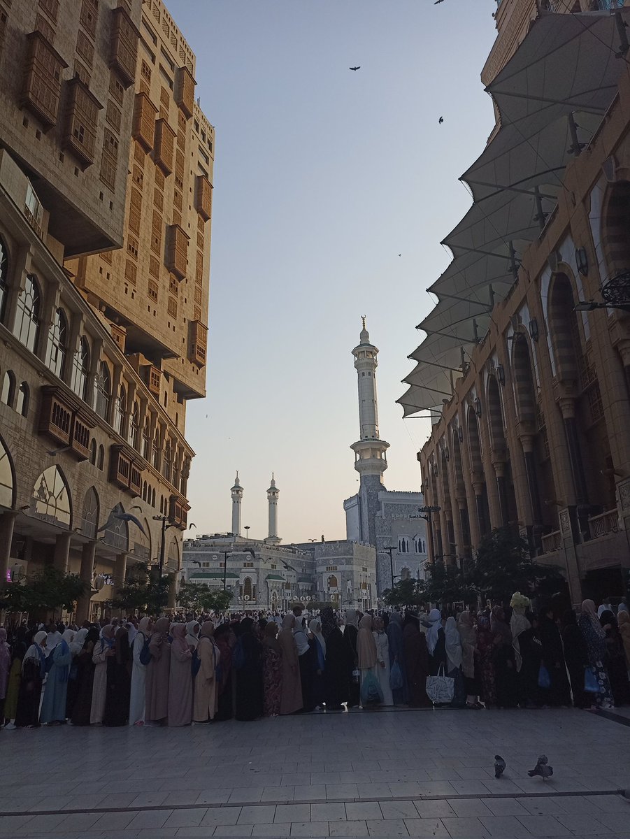 ifham_fuady's tweet photo. Makkah, April 2025 https://t.co/Cs9rQjWztF