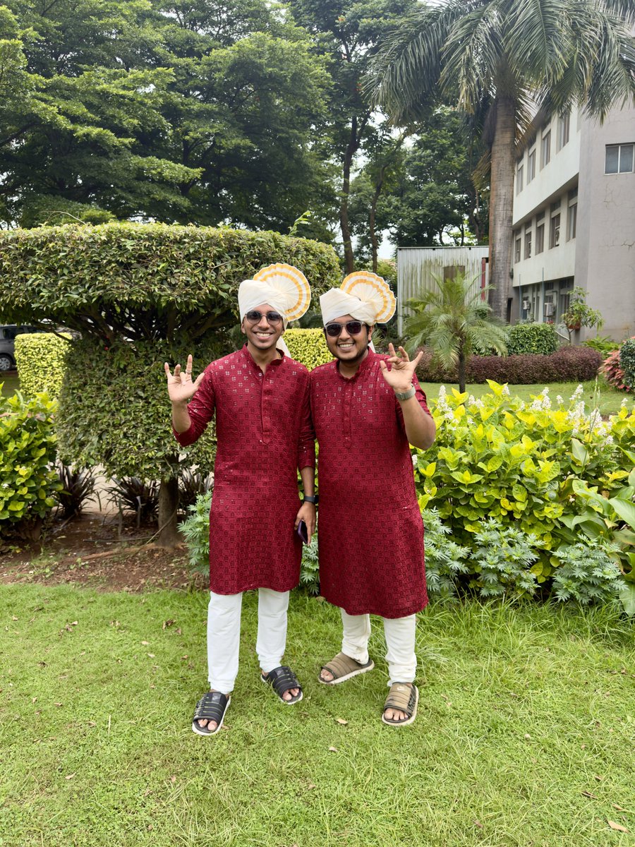archit__somani's tweet photo. Happy Birthday babes @harshpoojary!!!
Enjoy🤫😬🍾 https://t.co/KQqxVulRUW