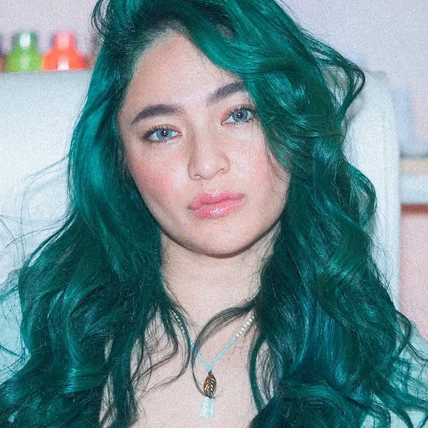 iPopBase's tweet photo. Marshanda debuts teal hair. https://t.co/x8MQhO5loY
