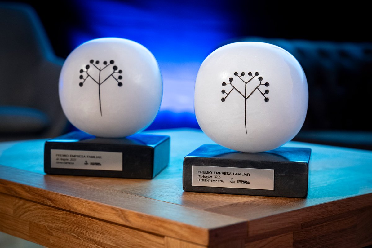 💯¡Gracias a todos los que nos acompañasteis en los IV Premios Empresa Familiar de Aragón! 
🙏 A <a href="/CUALIMETAL/">CUALIMETAL</a> por compartir vuestra ilusión por innovar y crecer
 🙏 A <a href="/Podoactiva/">Podoactiva</a> por vuestros consejos (trataremos de mantener lejos a los cenizos 😂) 🧵👇