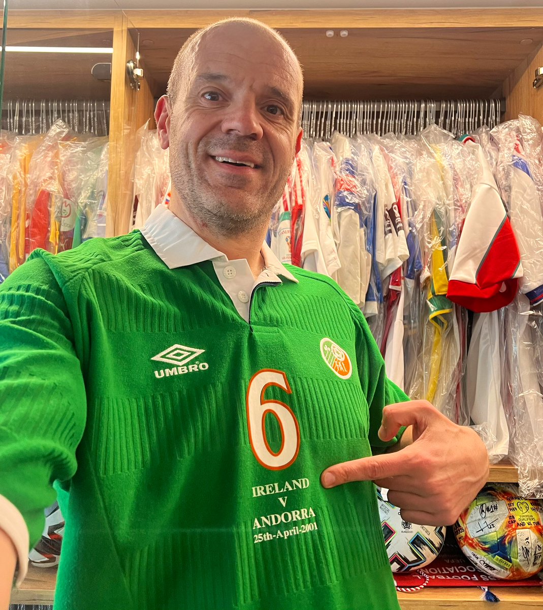 ildelima6's tweet photo. Happy bday @mattholland8 ๐ฎ๐ชโฝ๏ธ๐ #andorra #dublin #oneofthebestshirts #ireland #lansdowneroad https://t.co/WPIZDu9zMC