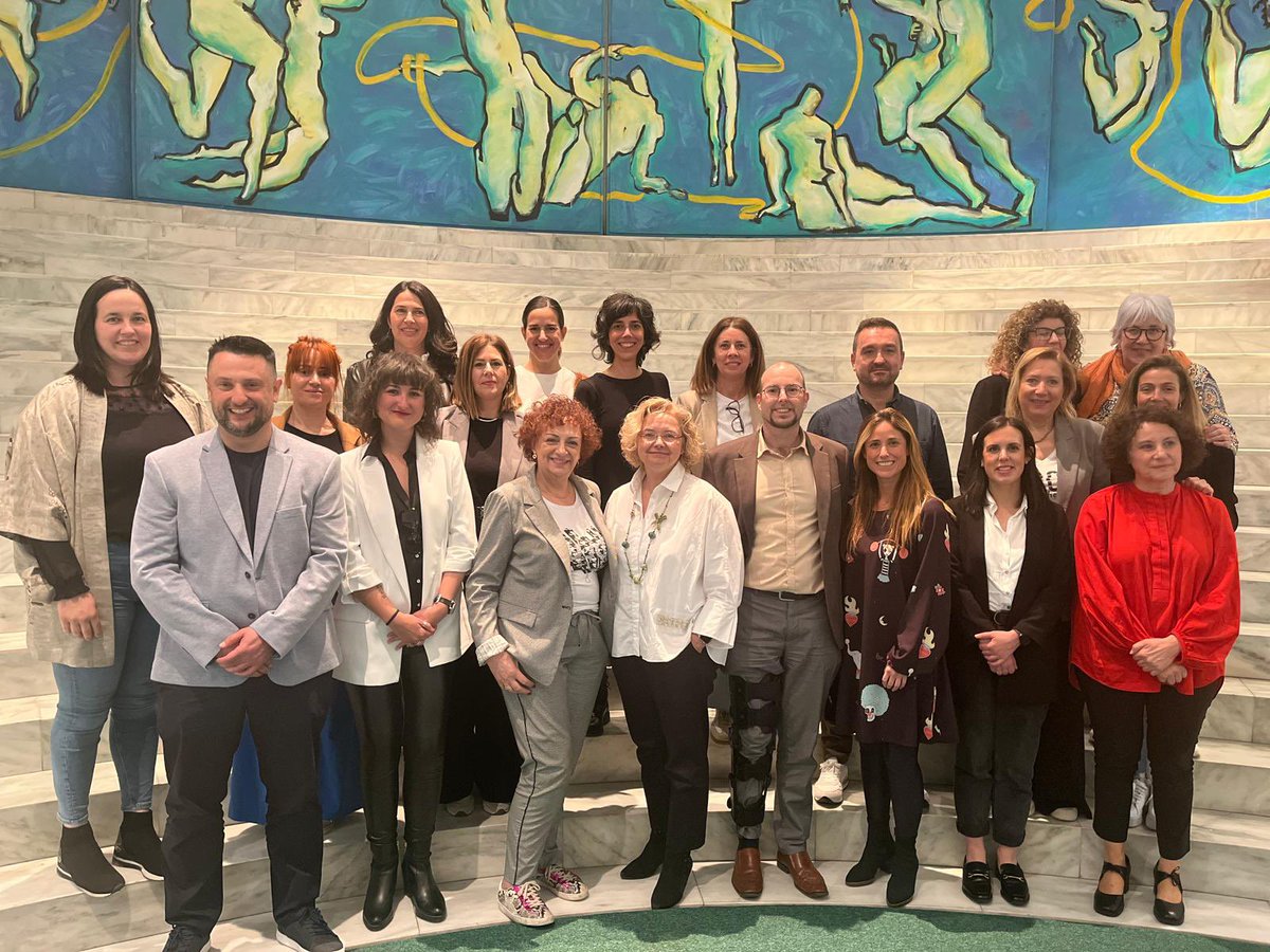 Gobierno Cantabria (@cantabriaes) on Twitter photo ‼️🔵 El <a href="/scsalud/">Servicio Cántabro de Salud</a> destaca la relevancia del #TrabajoSocialSanitario y aboga por intensificar la coordinación, fomentar el trabajo en red y dar a conocer la figura del trabajador social
ℹ️👉🏻 bit.ly/3EjwT86 ‼️🔵 El <a href="/scsalud/">Servicio Cántabro de Salud</a> destaca la relevancia del #TrabajoSocialSanitario y aboga por intensificar la coordinación, fomentar el trabajo en red y dar a conocer la figura del trabajador social
ℹ️👉🏻 bit.ly/3EjwT86