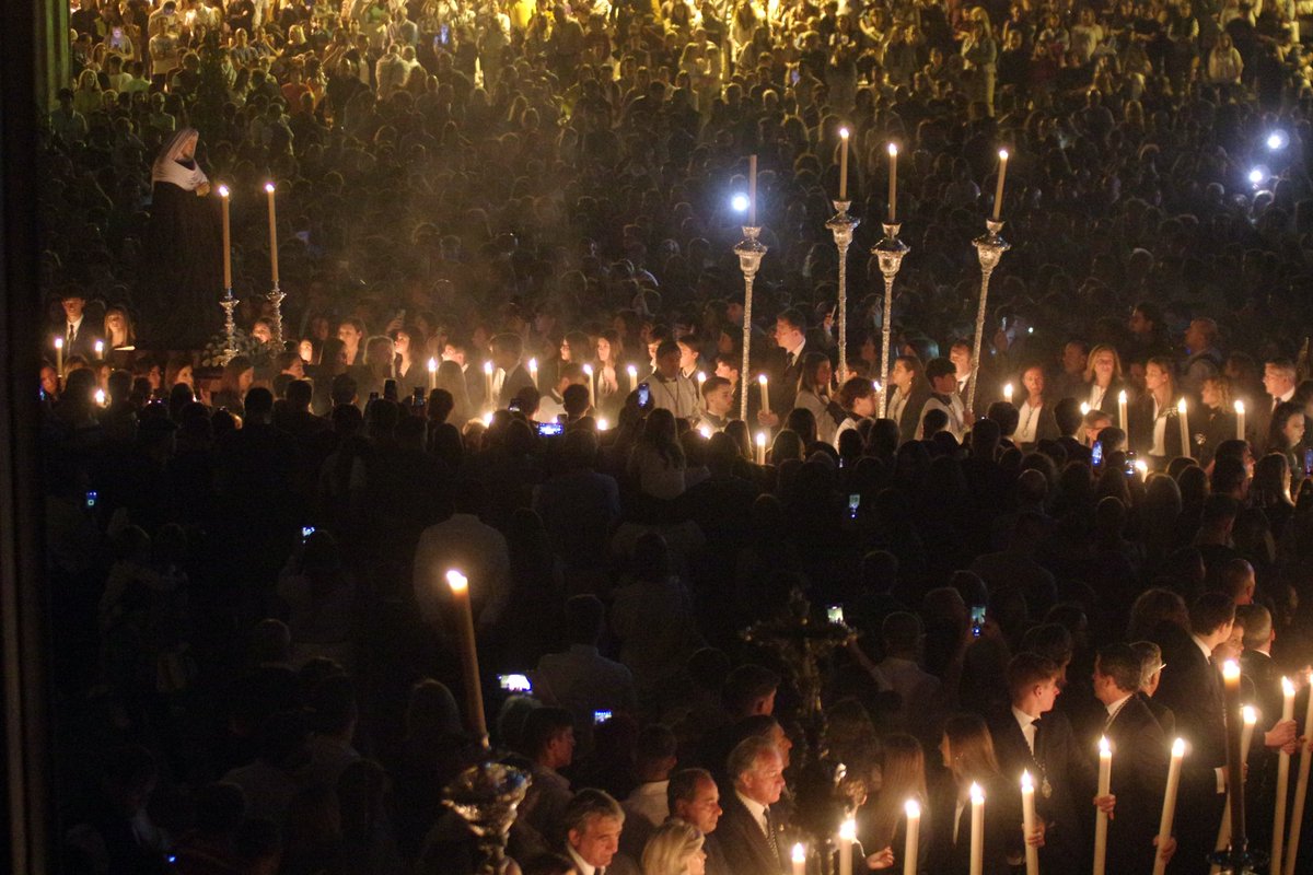 VIERNES DE DOLORES

La noche más bonita del año.

<a href="/cofradiamena/">Congregación de Mena</a> 

📸 Eduardo Nieto

#CofradiasMLG