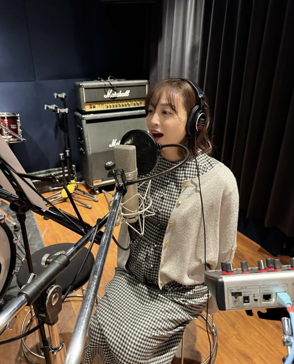 A9Nkx's tweet photo. 「ぬるいシャワー」と共にお聴きいただけるかたちにしていこうと思って打ち合わせているので、
もしよかったら楽しみにしていてくださいー♪
#新井恵理那 #centforce https://t.co/sO7tQWWNNB