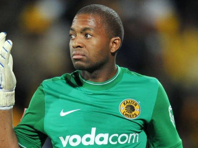 cagiago_'s tweet photo. This is the best black goalkeeper ever. Itumeleng Khune. 👑 https://t.co/TUuABrF0s5
