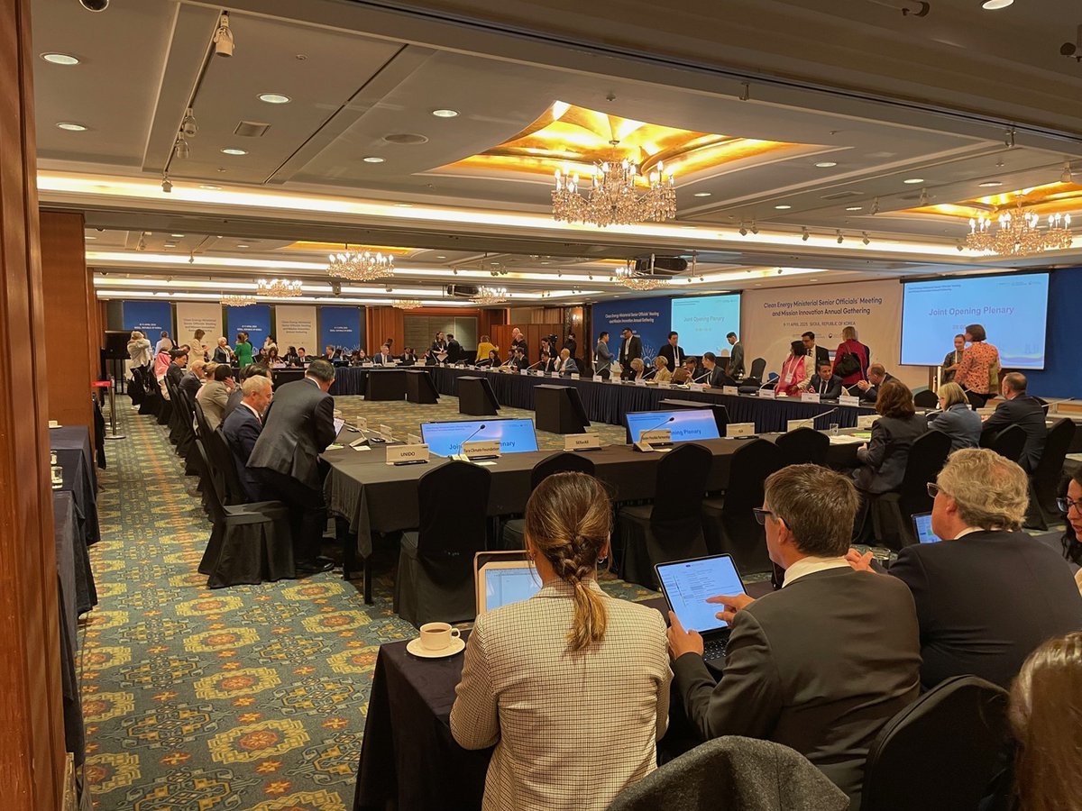 B_Kauffmann_'s tweet photo. "Sustainable future in the making at @CEM SOM in Seoul! We are advancing the Empowering People Initiative with Canada &amp; Sustainable Lifestyle Campaign with China, India, Japan &amp; Norway to ensure an inclusive clean energy transition. @EU_Social @EU_Commission #CleanEnergy https://t.co/XXeaD2wiaU