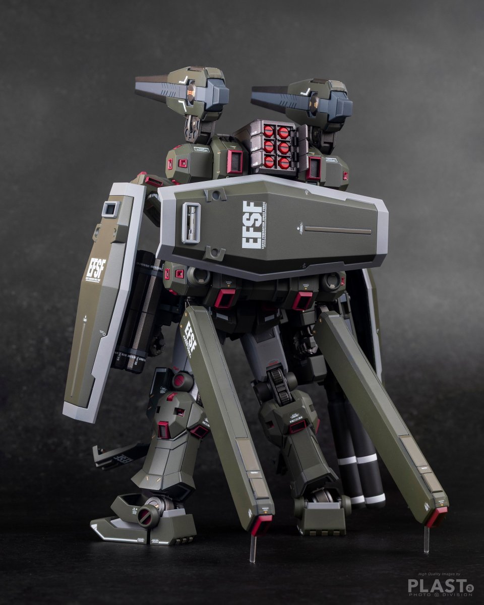 GENNAI_WORKS's tweet image. #プラモを見せあって金曜日を乗りきろう
先日完成したMG サンダーボルト版 フルアーマー・ガンダムです。
プロカメラマンでもある模型製作スペース プラスタ(@PLASTa_space)のオーナーさんにて撮影。