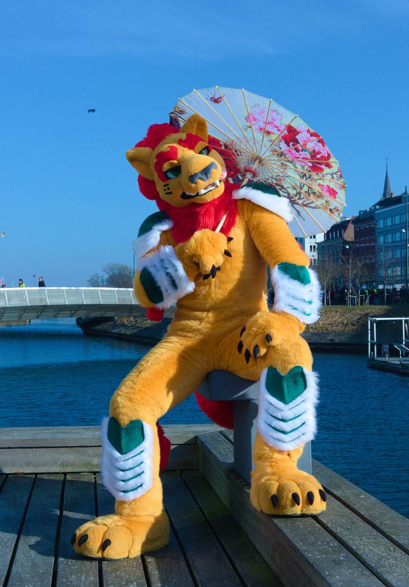 Happy #FursuitFriday people~ 

📸<a href="/KoviDeerDoge/">Kovi ^_−☆</a>