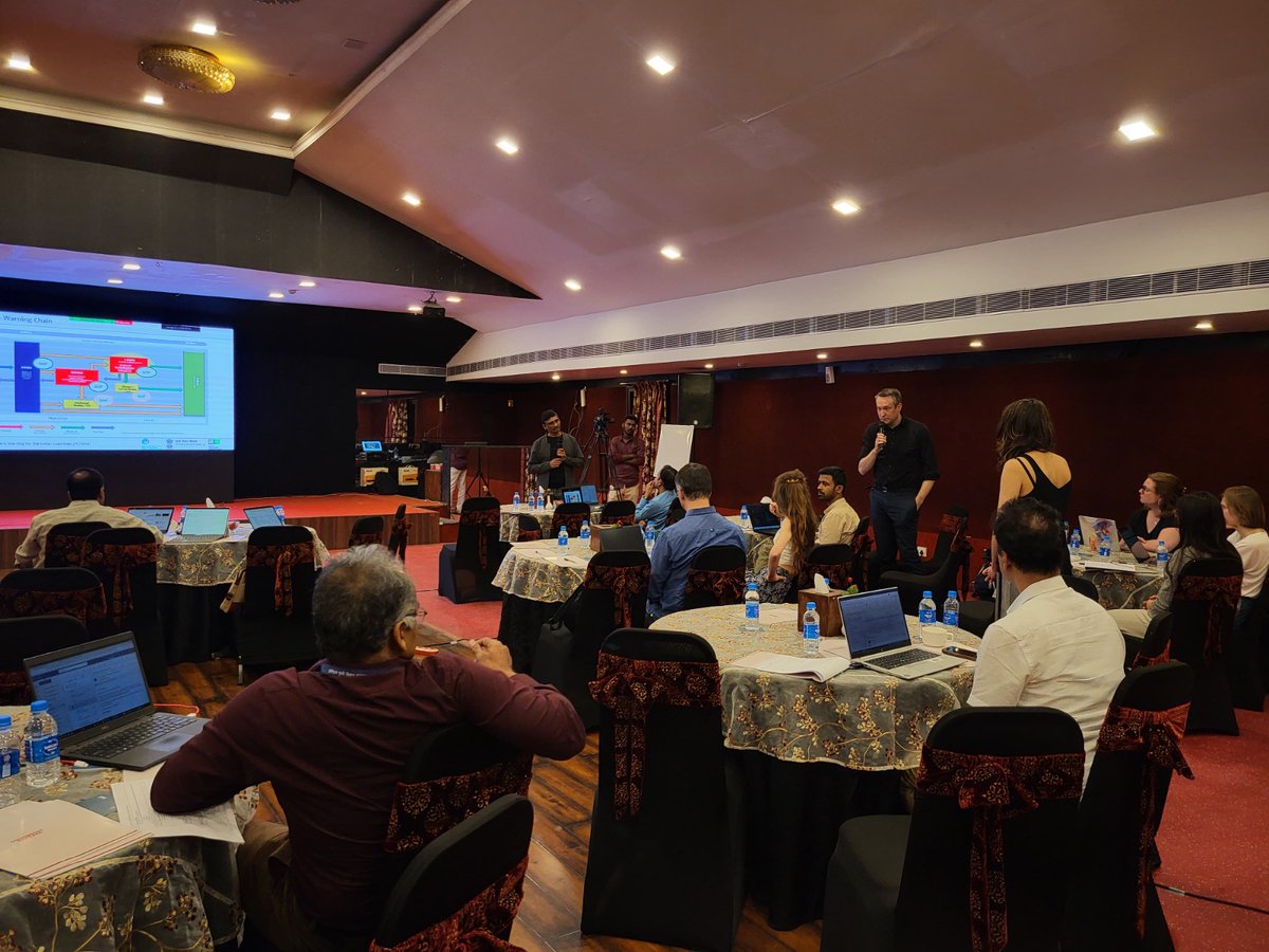 incoismoes's tweet photo. At the 1st annual #PCTWIN meeting, global experts came together to discuss enhancing tsunami early warning systems through community-based strategies—boosting disaster preparedness & resilience across India’s coastlines. Synergies with UN bodies were also explored. 🌊🤝🌍 https://t.co/1ohWNQ0Mvm