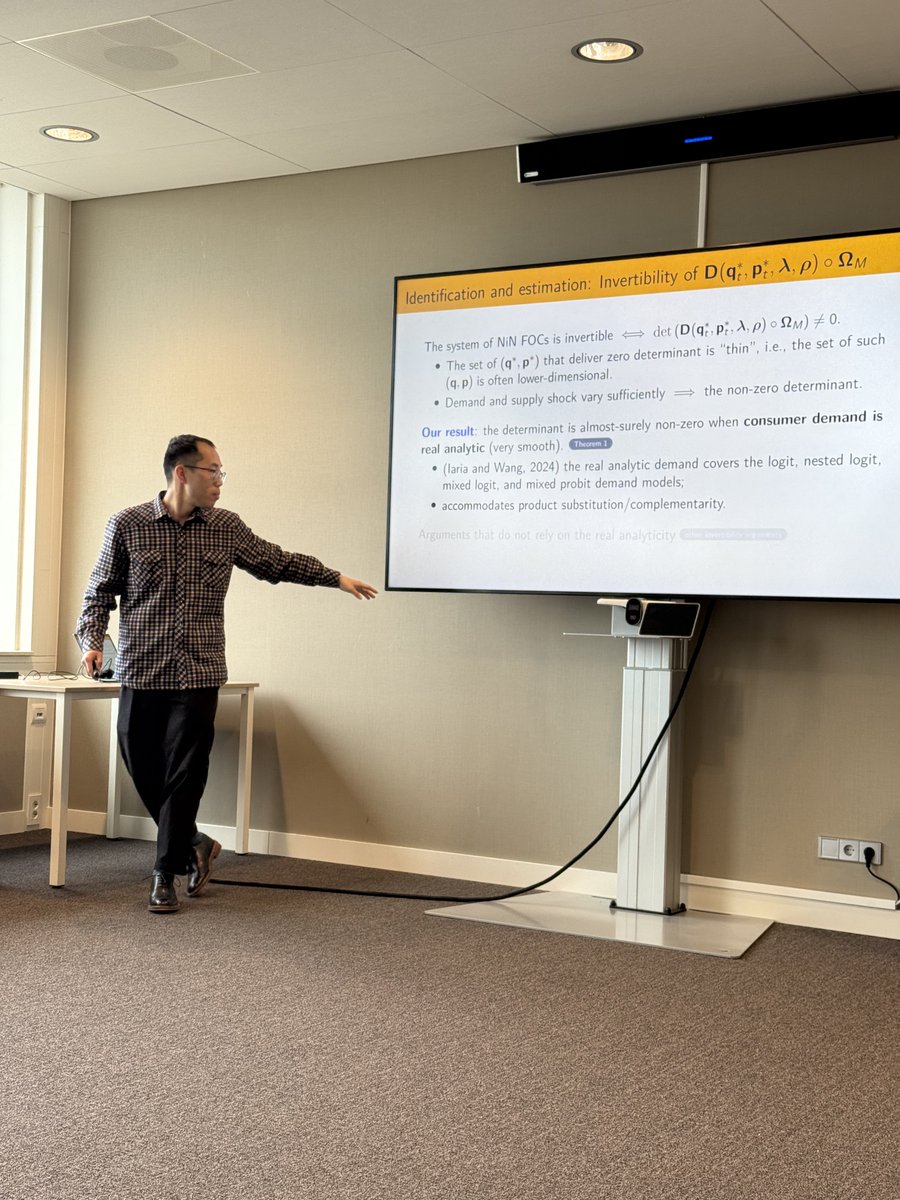 Tilburg Econometrics & OR (@tilburgeor) on Twitter photo Two great researchers gave talks in our Econometrics seminar over the past few weeks:
➡️Liyang Sun <a href="/EconUCL/">UCL Economics</a> on policy learning in the presence of estimation uncertainty
➡️Ao Wang <a href="/warwickecon/">Warwick Economics</a> on vertical bargaining with wholesale and retail price setting Two great researchers gave talks in our Econometrics seminar over the past few weeks:
➡️Liyang Sun <a href="/EconUCL/">UCL Economics</a> on policy learning in the presence of estimation uncertainty
➡️Ao Wang <a href="/warwickecon/">Warwick Economics</a> on vertical bargaining with wholesale and retail price setting