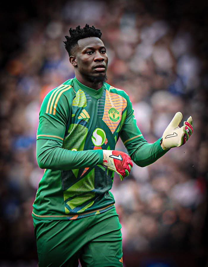 UtdForever7's tweet photo. 🚨𝐁𝐑𝐄𝐀𝐊𝐈𝐍𝐆: 

Due to unfortunate event. There was a double MISTAKE in Andre Onana’s travel documents. He has been left in France. 😅 #MUFC https://t.co/rBKfNrCpC5