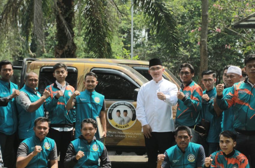 putriii_bungsuu's tweet photo. jangan sampe tetep ngotot pilih yang hasil cawe cawe, ini udah hadir lohh calon bupati sebagus ini, kapan lagi coba hadir orang sekompeten mereka, Andika-Nanang paling.. beuhh

#SerangCerdasPilihnya01
PilihYangBersih CoblosKosongSatu https://t.co/Vagsz7aMvi