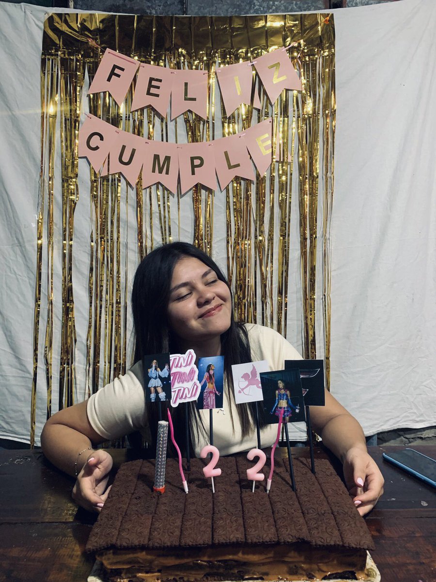 baarbymedina's tweet photo. Hoy se cumple un año de #UMDP y llegaron mis 22🥹💘 te amo @TiniStoessel y nos vemos el 31 de octubre 🥹🥹🥹❤️ https://t.co/sqN0rdVQYd