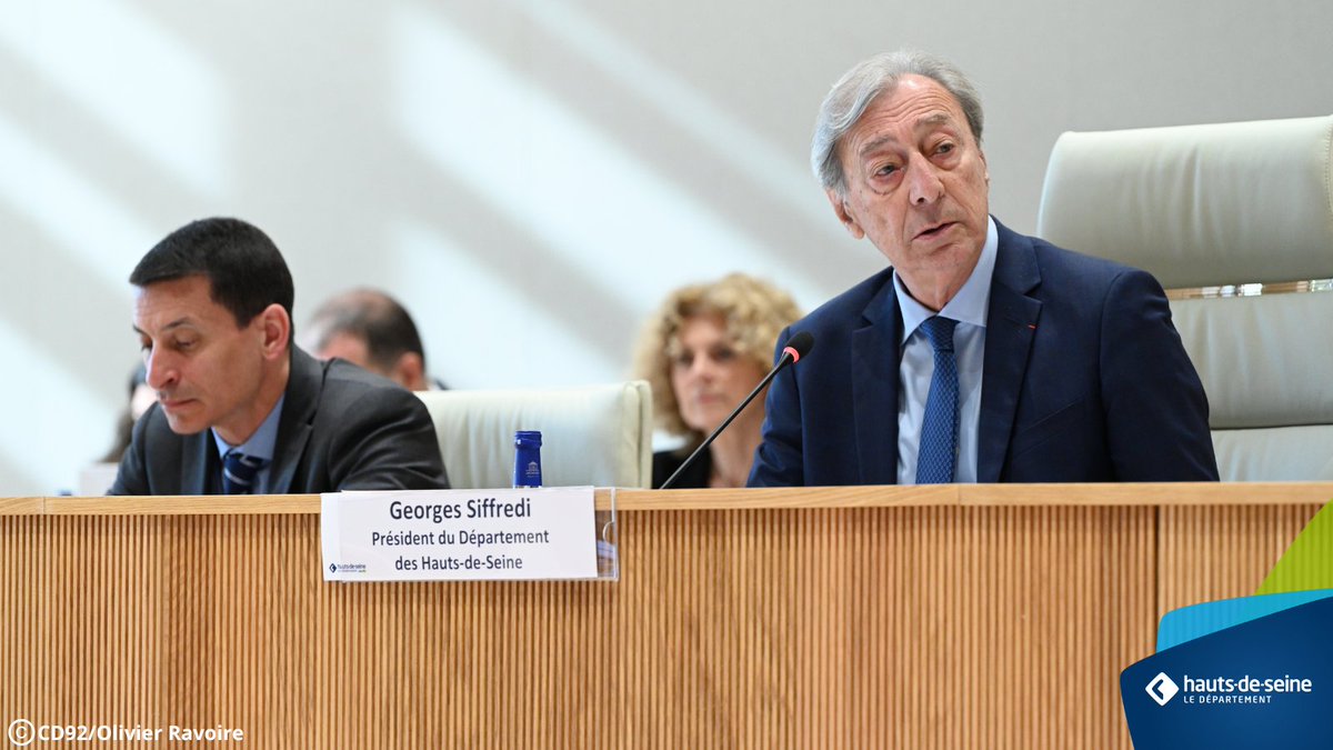#SéancePublique 🏛️ Le Président Georges Siffredi introduit les débats de la séance, et notamment le budget 2025 :

« Les soubresauts de la vie politique nationale ont indéniablement eu un fort impact sur le climat économique en France ces derniers mois, et l’état des finances