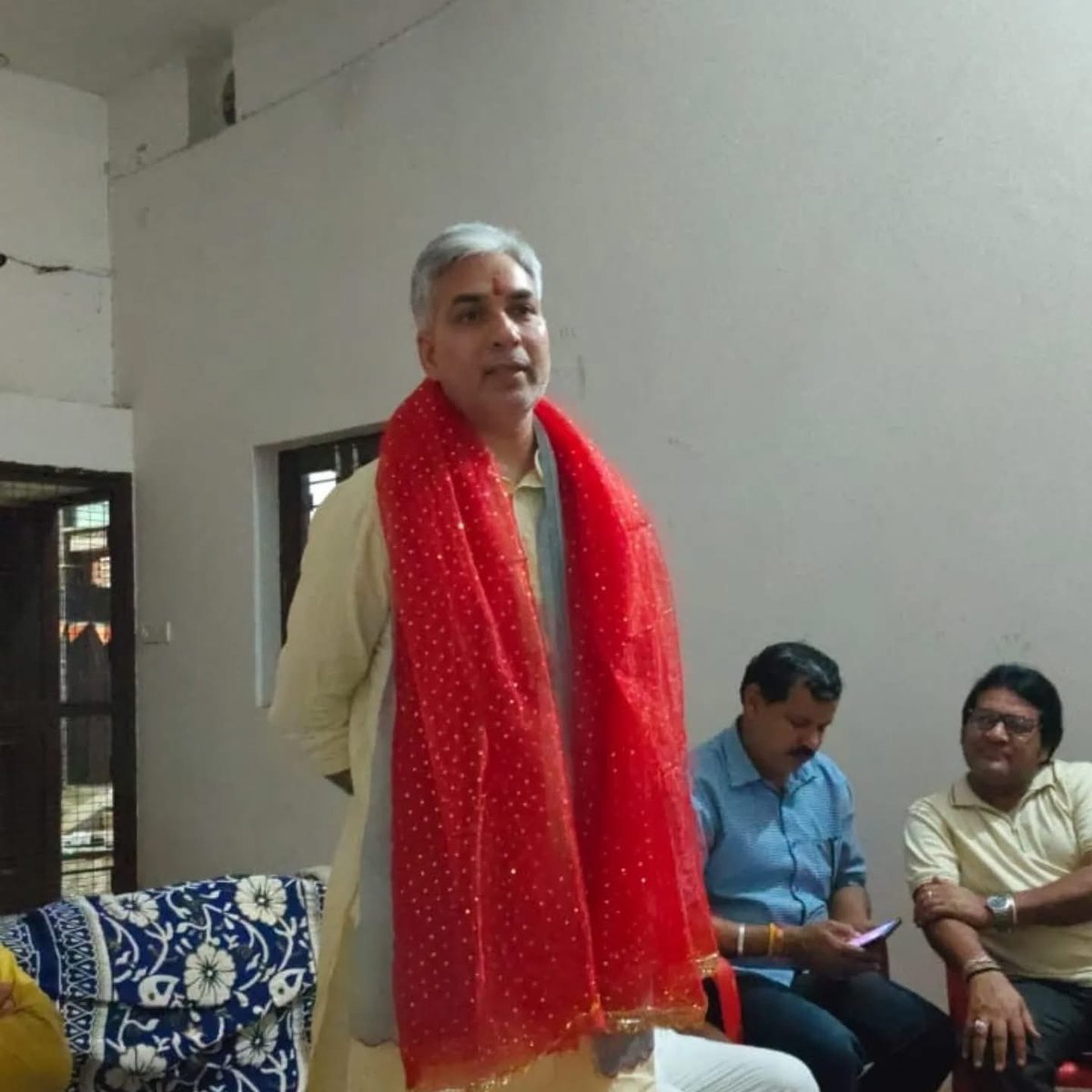 tijenderdhull's tweet photo. (2/2)मेरे अपने DSC समाज की सरदारी के चरणों में पहुंचकर डॉ सुरेन्द्र खोखरी के घर पर हम सब कार्यकर्ताओं ने भोजन किया।
@bjparchanagupta @BJP4Haryana @cmohry 
#jind #DSC #bjp #badoli https://t.co/QlM5vOj4vu