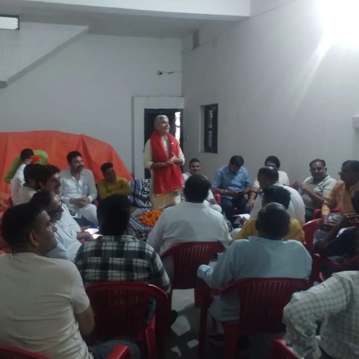 tijenderdhull's tweet photo. (2/2)मेरे अपने DSC समाज की सरदारी के चरणों में पहुंचकर डॉ सुरेन्द्र खोखरी के घर पर हम सब कार्यकर्ताओं ने भोजन किया।
@bjparchanagupta @BJP4Haryana @cmohry 
#jind #DSC #bjp #badoli https://t.co/QlM5vOj4vu