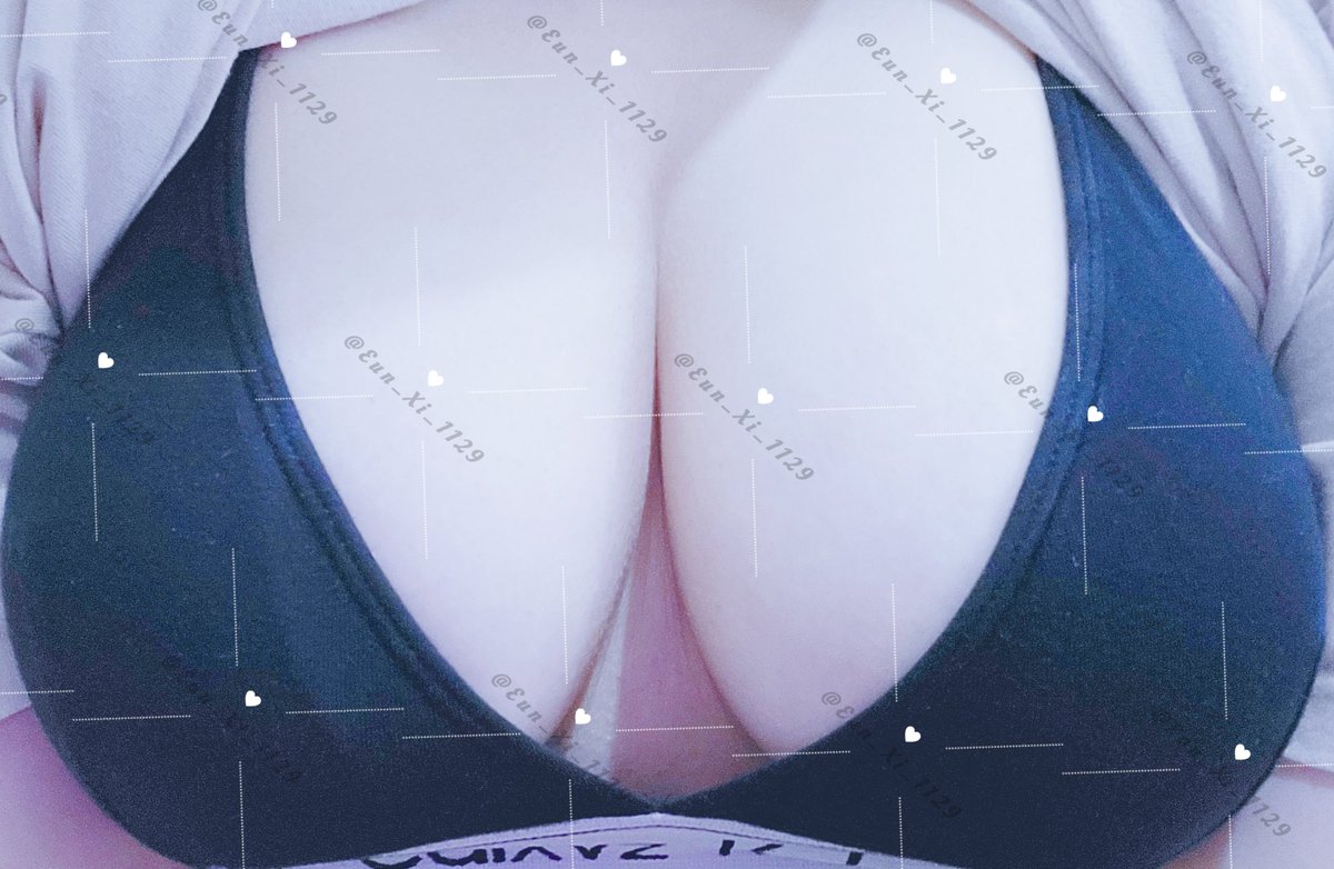 （圖1）啱啱開始玩X嘅淫妹（2022年）
                         VS
（圖2）依家2025嘅淫妹
玩左X4年嘅淫妹
 #hkgirl  #淫  #淫娃   #淫蕩 #大波妹  #淫hk   #肥 #肉地 #淫妹妹 #胸 #乳沟 #hkgirls #肥妹 #肉 #反差 #香港淫妹 #小M