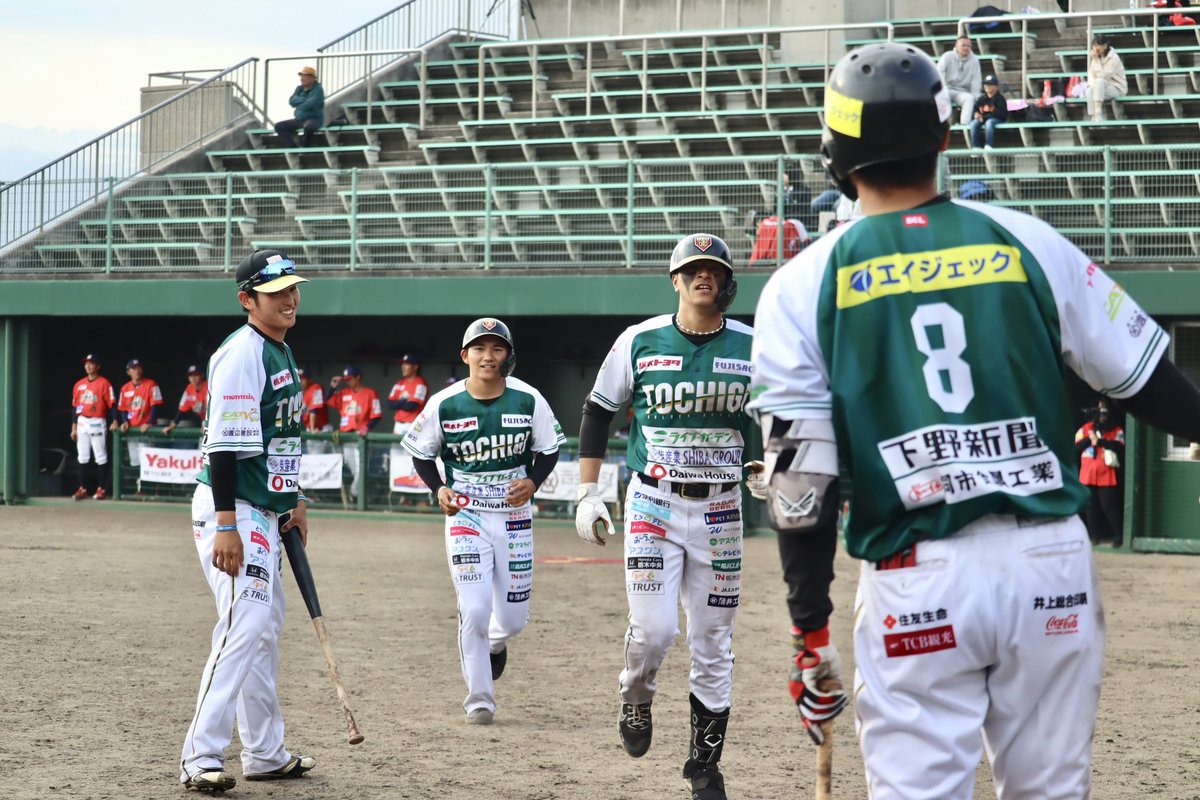 tochigi_gb's tweet photo. 【本日のハイライト📸】

今季チームとしても個人としても第1号となる
スリーランHRを放った #ダッタ 選手✨

１本目の☝🏻ポーズで記念撮影！

#田端真陽ダッタ
#FIGHTTOGETHER 🤝
#栃木ゴールデンブレーブス https://t.co/318aXqqMHg