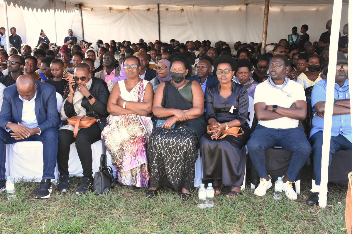 GatsiboDistrict's tweet photo. Uyu munsi, ku rwibutso rwa Jenoside yakorewe Abatutsi rwa Kiziguro harimo kubera igikorwa cyo Kwibuka ku nshuro ya 31 Jenoside yakorewe Abatutsi mu 1994. Haranashyingurwa mu cyubahiro imibiri y'Abatutsi bishwe mu gihe cya Jenoside yabonetse ndetse indi ikimurwa. #Kwibuka31 https://t.co/Iw6id1bVcD