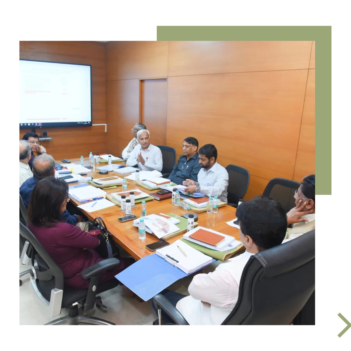 EducationGujGov's tweet image. 🎓 11th Governing Body Meeting of KCG

📌 Key Highlights:
➤ Comprehensive review of initiatives by KCG to boost higher and technical education in Gujarat
➤ In-depth assessment of quality improvement projects and strategic guidance provided

#KCGGujarat #GujaratDevelopment
