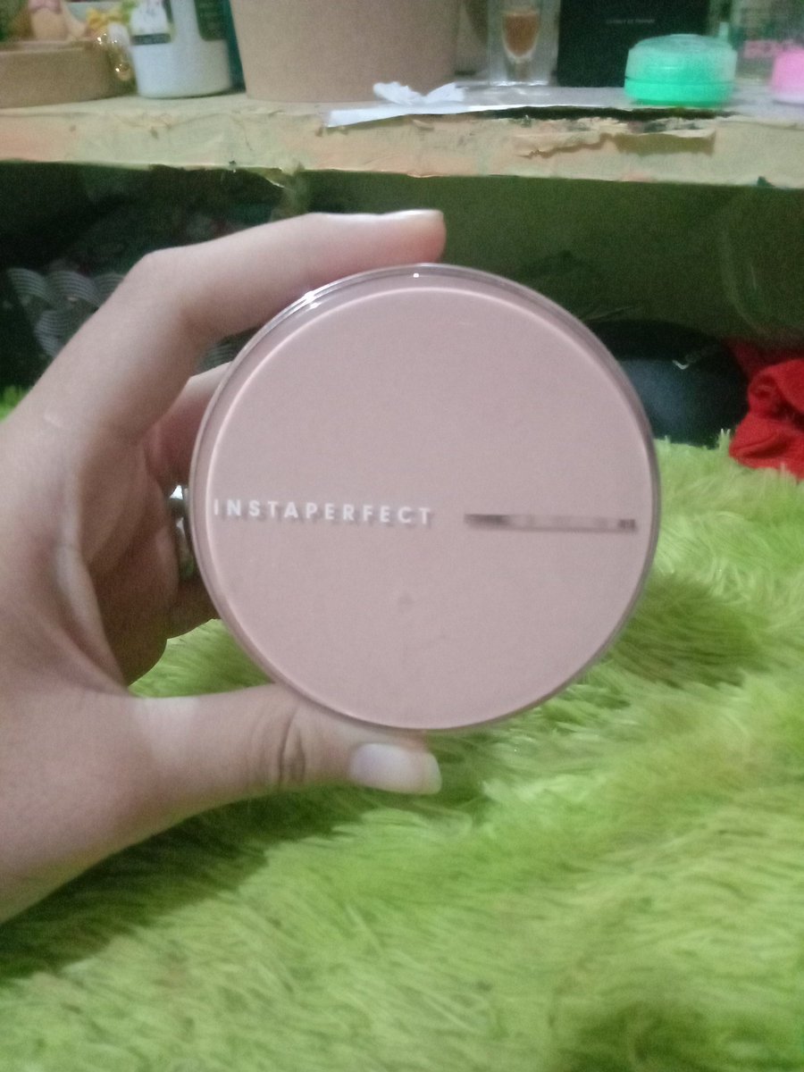 b162126's tweet photo. wts wts instaperfect 90% baru dipake buat lebaran kemarin shade 22 light ivory, 85k ajaa boleh nego tipisss. Btw puffnya aman yaa aku ngga pake samsek https://t.co/AS3YR53HKi