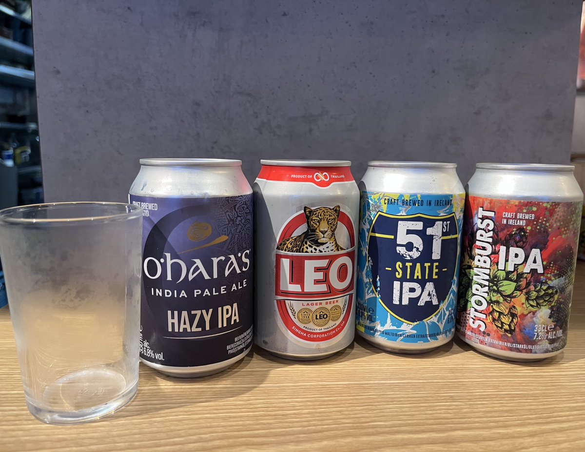 hinasuta10's tweet photo. 本日もオープンしています🎵
今日はドリンクのご紹介ですっ！
生🍺もいいですがクラフトビールも当店にはありぜひチャレンジしてみてください！
クラフトビールも変わっていくので色んな味が楽しめるかも？
ぜひご来店ください〜！

#クラフトビール
#ヒナイスタンド亀戸
#居酒屋
#比内地鶏
#焼き鳥 https://t.co/nt2w4WXajm